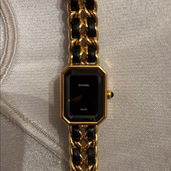 Chanel watch w/ lambskin bracelet - Picture 8 of 10